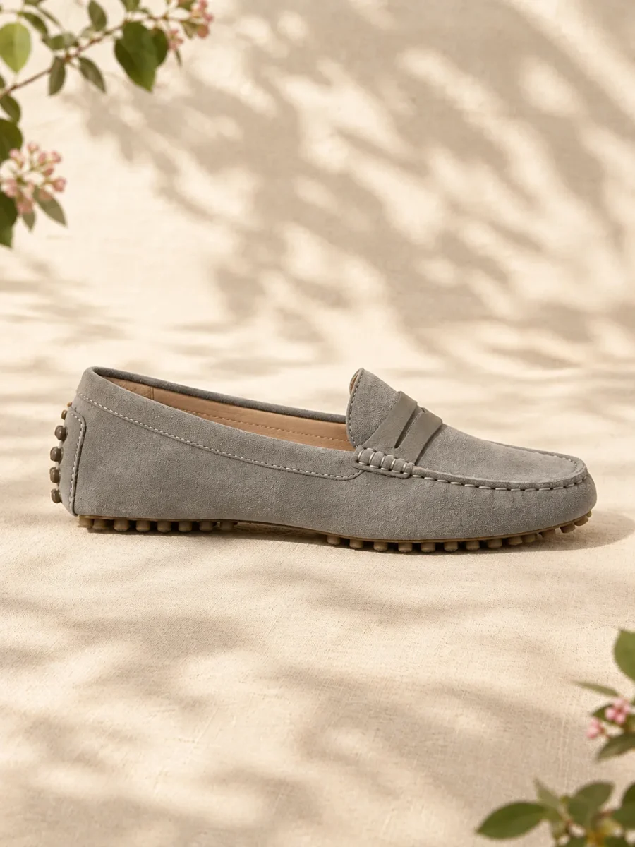 Pebble Driving Flat, side view showing the 0.5 cm heel